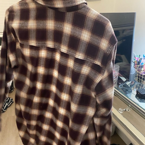 Abercrombie and fitch. Fleecy and polyester material. REALLY SOFT AND COZY - Picture 2 of 2